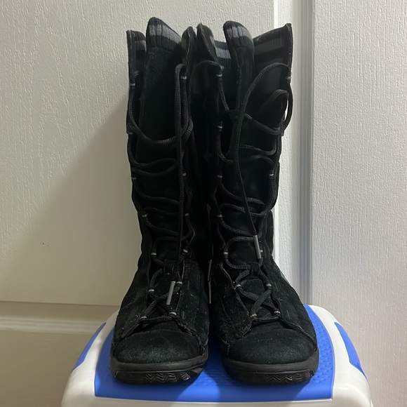 Black and Grey, Nike Boot, Size US 7 - Picture 3 of 5